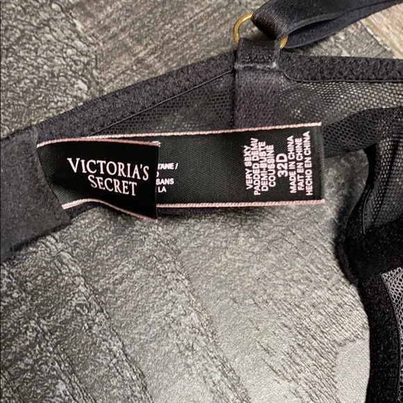 Victoria Secret Bra - Picture 3 of 4